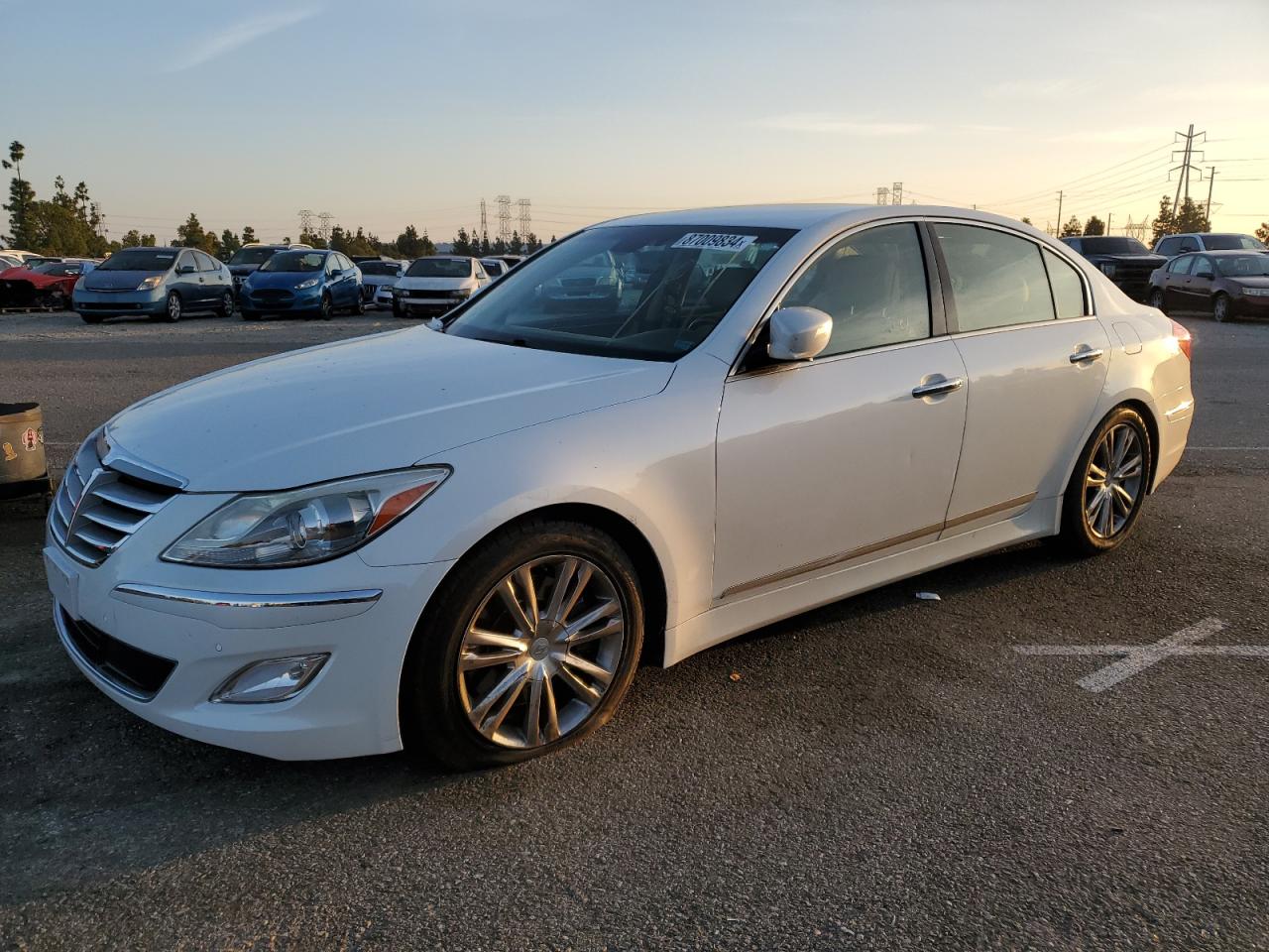  Salvage Hyundai Genesis