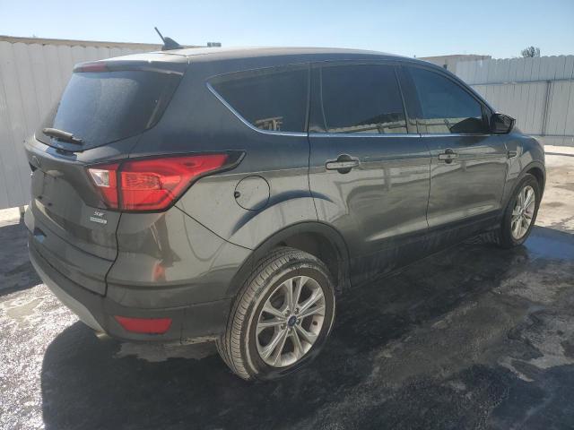 VIN 1FMCU0GD6KUA89963 2019 FORD ESCAPE no.3