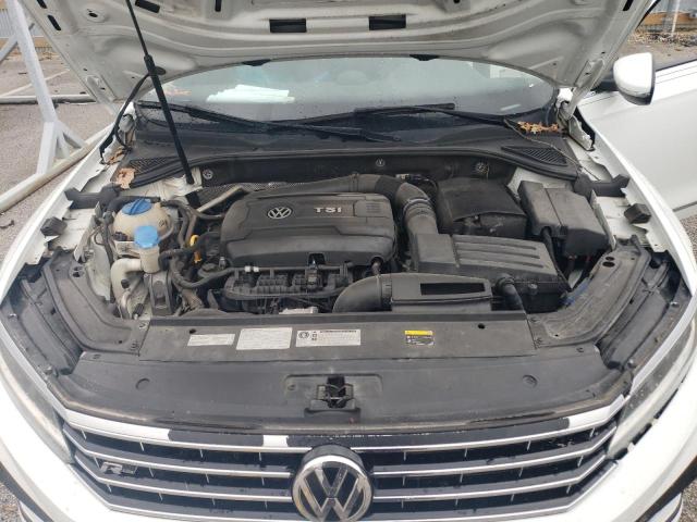 2017 VOLKSWAGEN PASSAT R-L - 1VWDT7A31HC064212