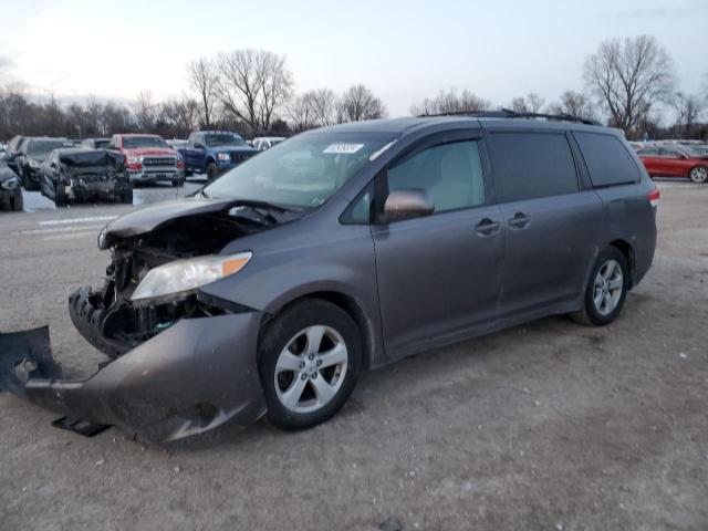 TOYOTA SIENNA LE