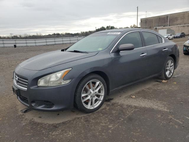 NISSAN MAXIMA S