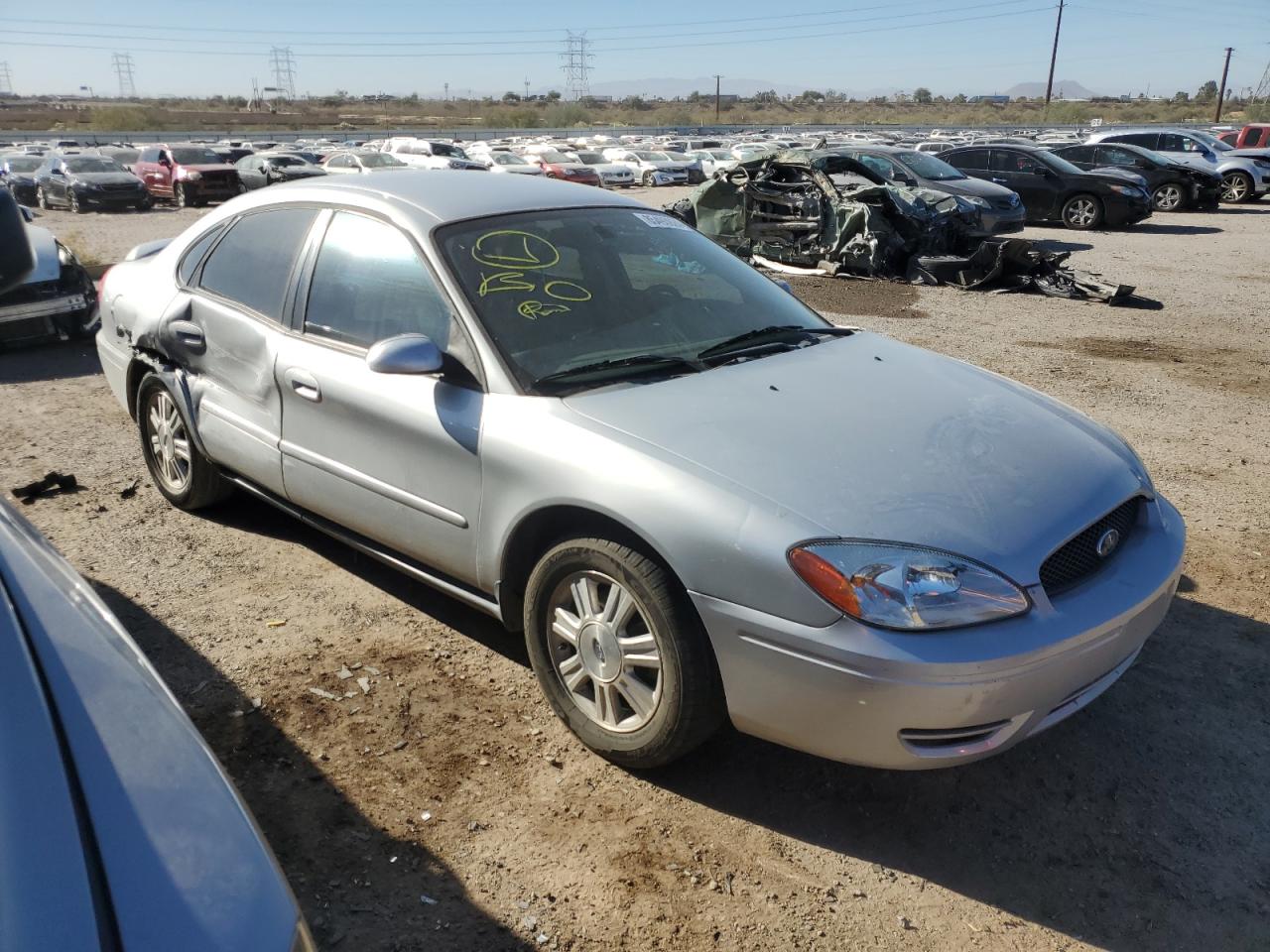 Lot #3040784775 2005 FORD TAURUS SEL