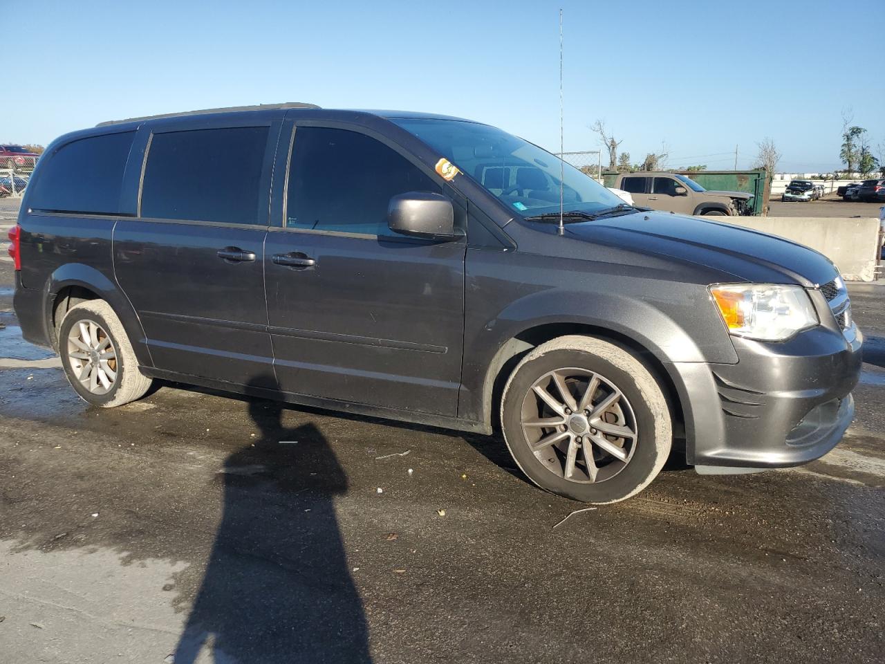 Lot #3033041030 2016 DODGE GRAND CARA