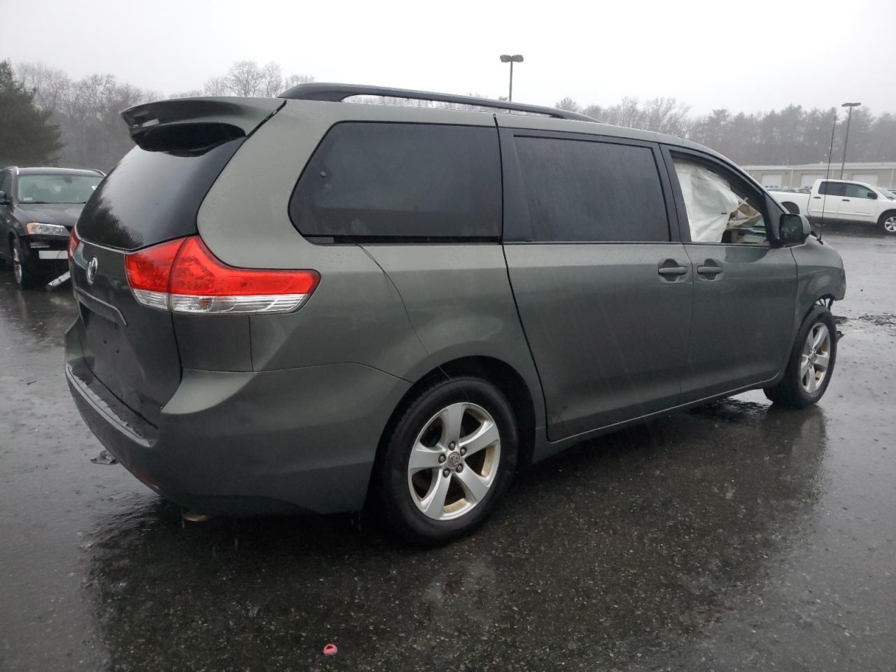 Lot #3034416081 2012 TOYOTA SIENNA LE