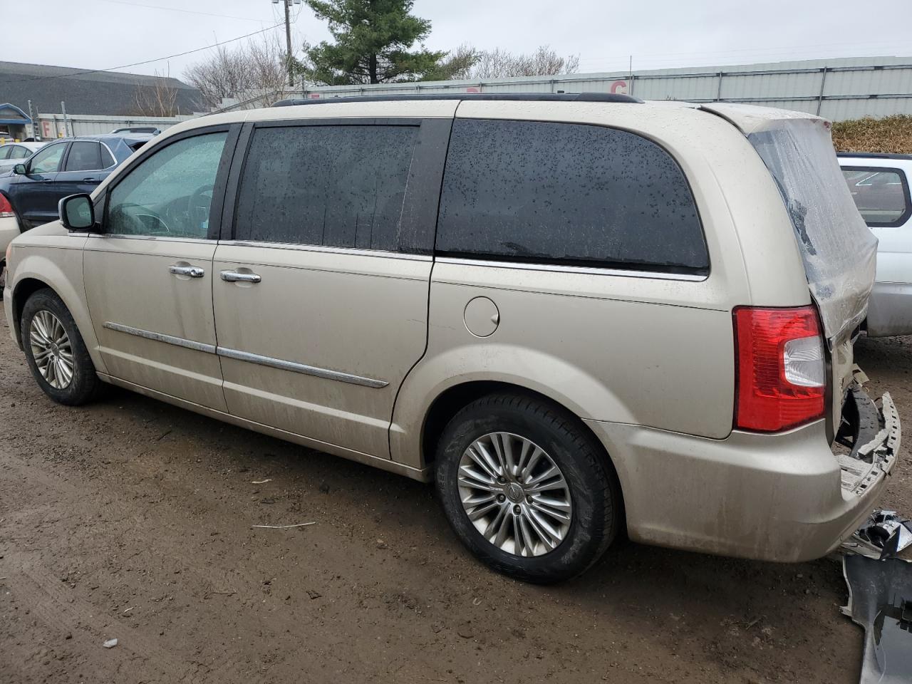 Lot #3033127003 2016 CHRYSLER TOWN & COU