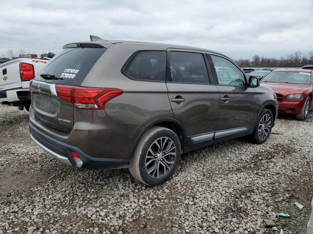 Lot #3033015020 2017 MITSUBISHI OUTLANDER