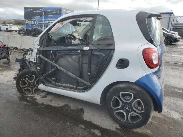 VIN WMEFJ5DA7GK055598 2016 SMART FORTWO no.2