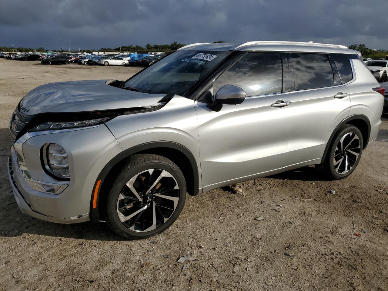  Salvage Mitsubishi Outlander