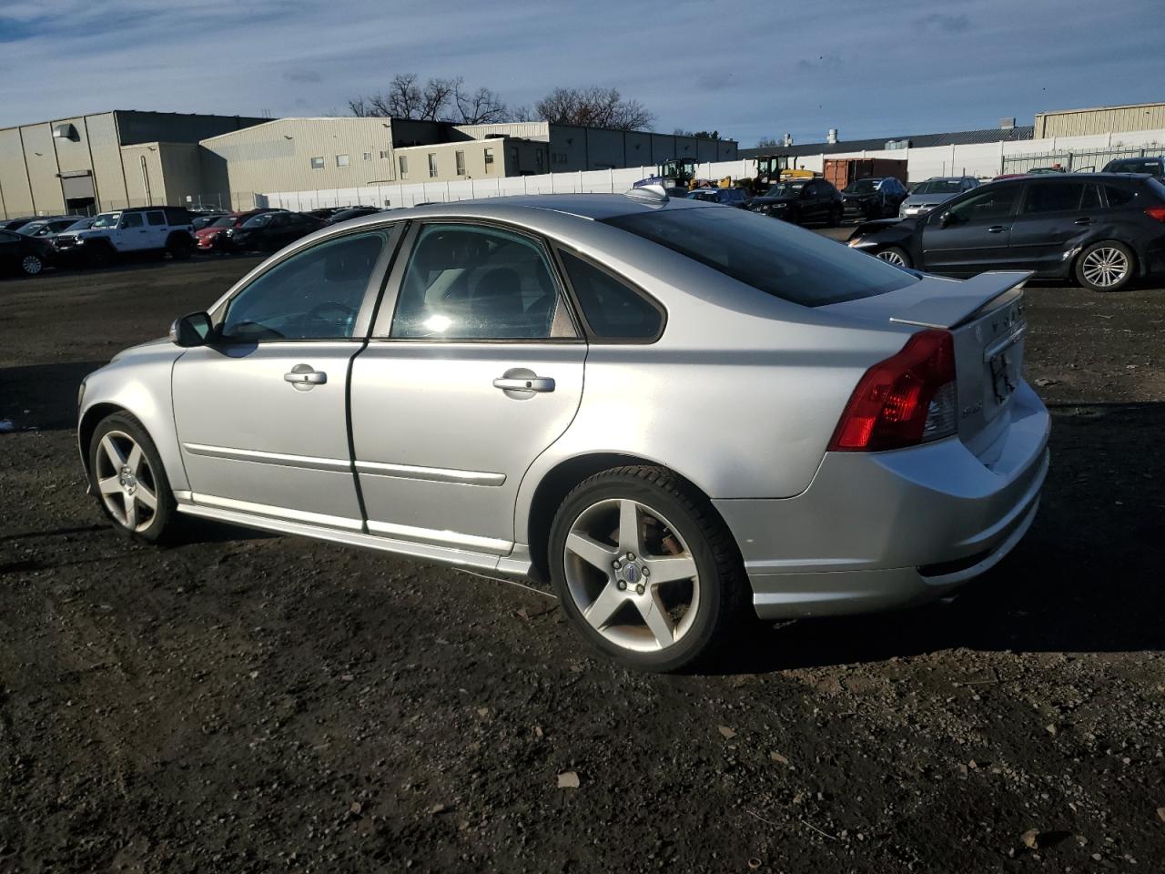 Lot #3033010051 2009 VOLVO S40 T5