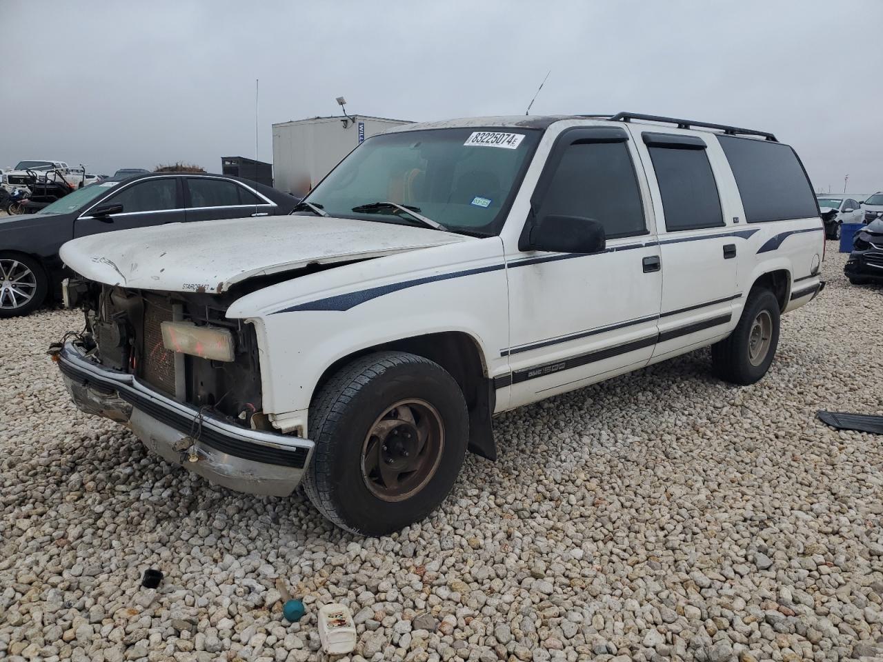 Lot #3036874053 1996 GMC SUBURBAN C