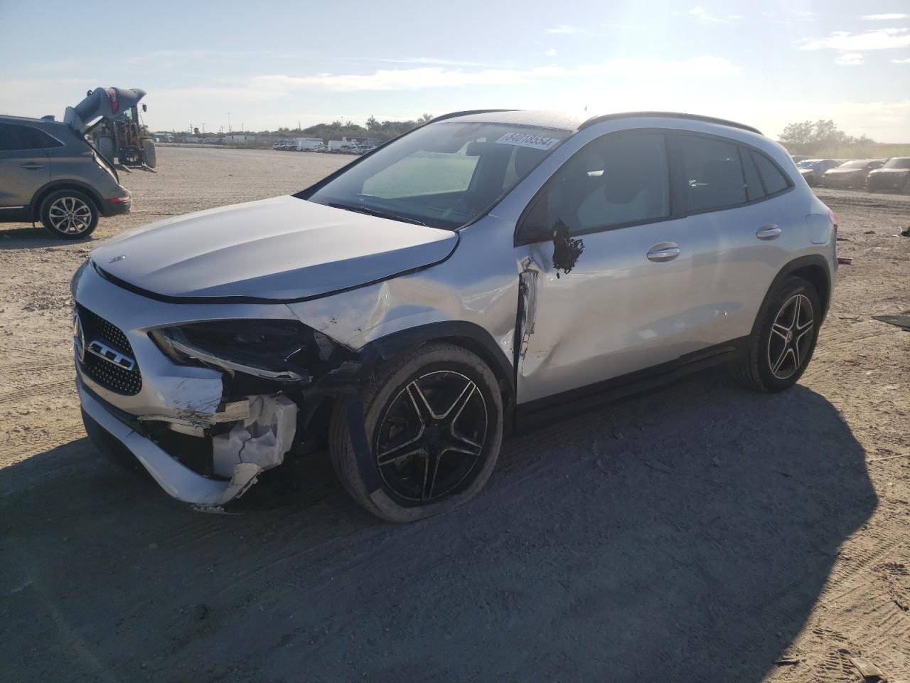  Salvage Mercedes-Benz GLA