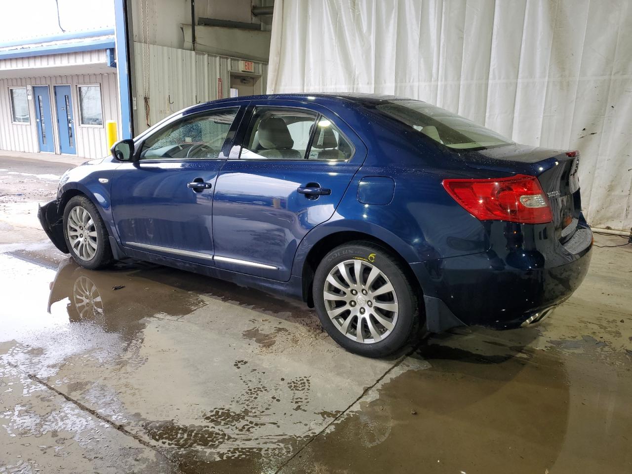 Lot #3033236813 2013 SUZUKI KIZASHI SE