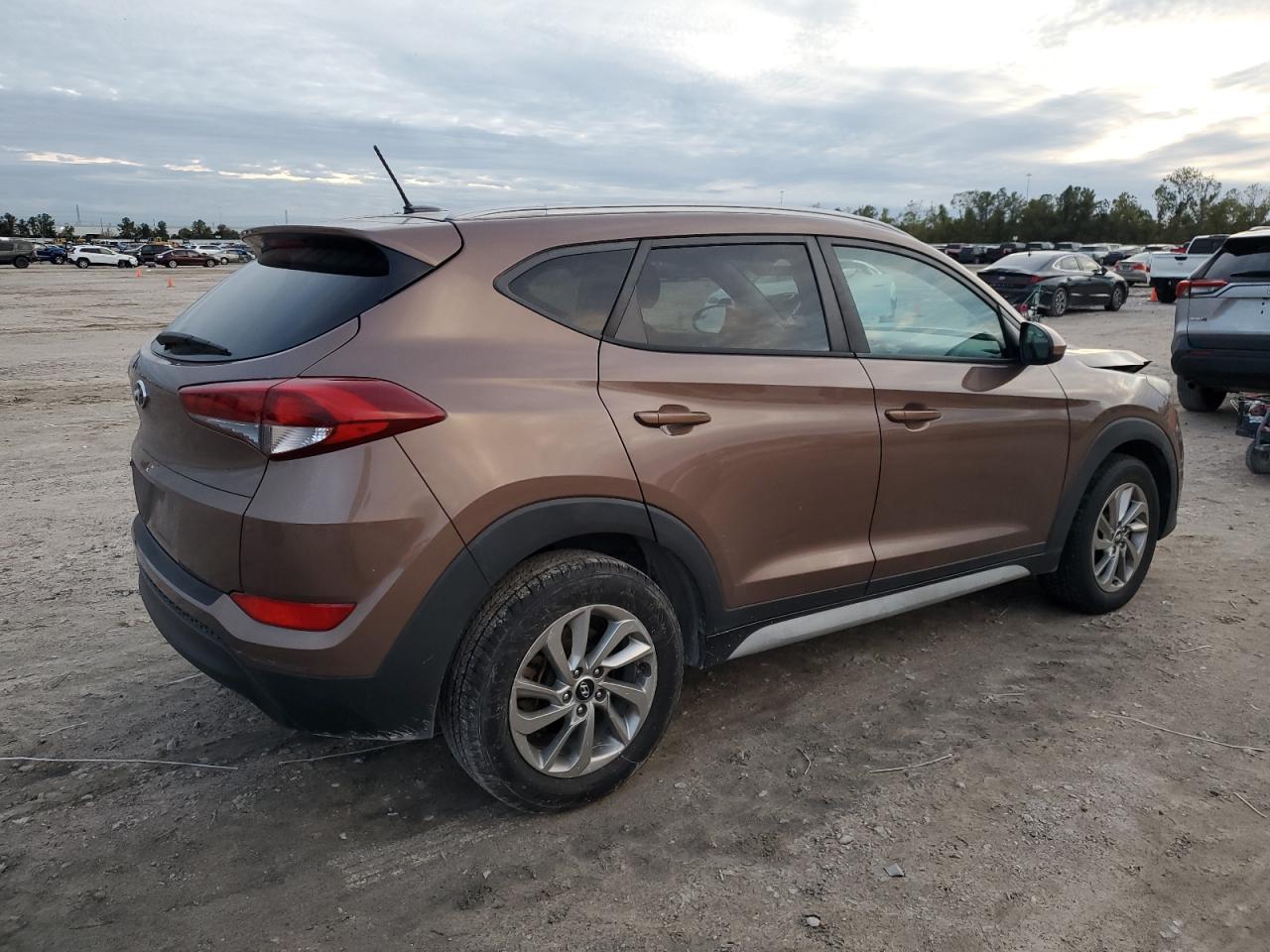 Lot #3037333769 2017 HYUNDAI TUCSON LIM