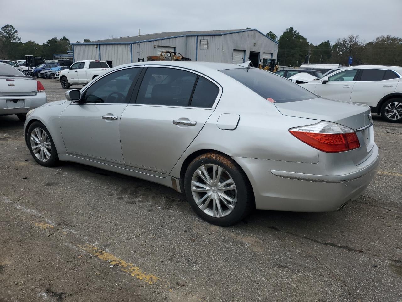 Lot #3029608070 2011 HYUNDAI GENESIS 4.