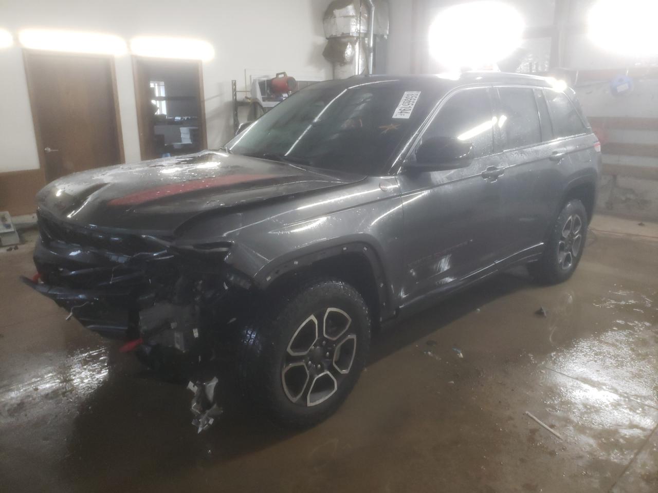  Salvage Jeep Grand Cherokee