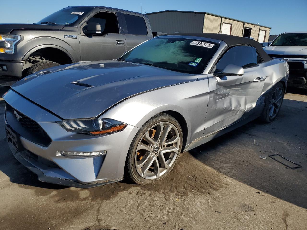  Salvage Ford Mustang