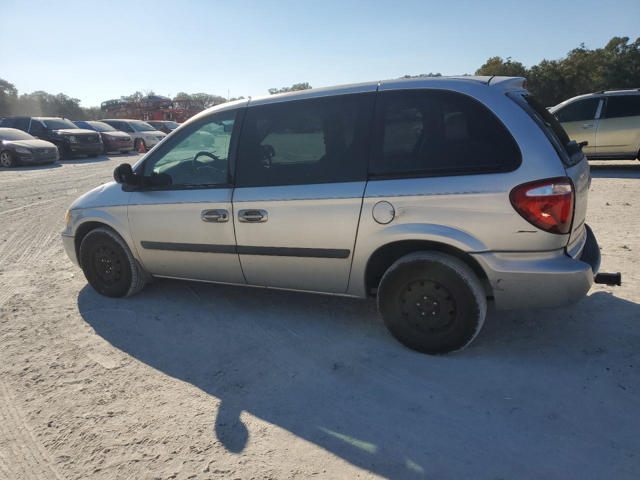 Lot #3041649514 2005 CHRYSLER TOWN & COU