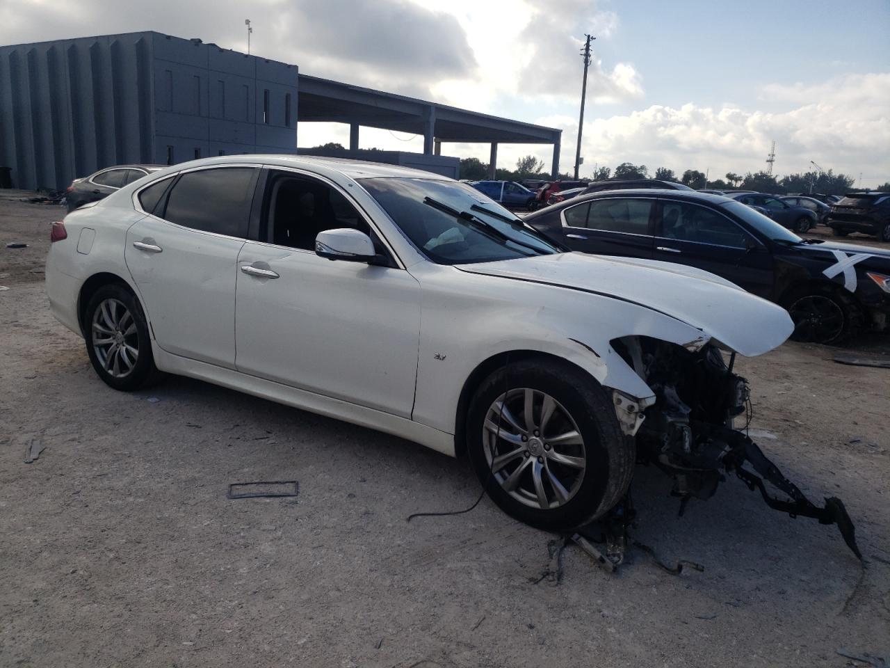 Lot #3053140622 2015 INFINITI Q70 3.7