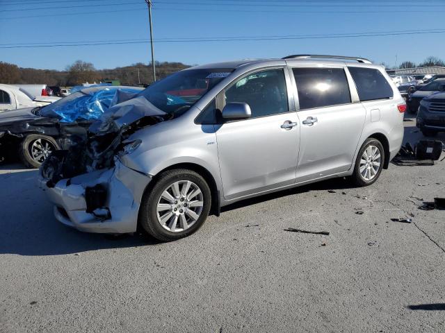 2017 TOYOTA SIENNA XLE #3024869395