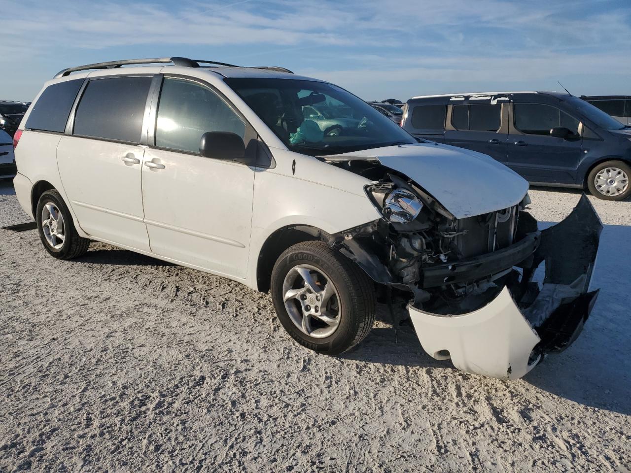 Lot #3029727690 2004 TOYOTA SIENNA CE