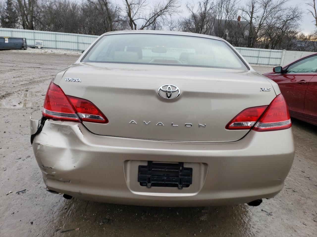 Lot #3029739672 2005 TOYOTA AVALON XL