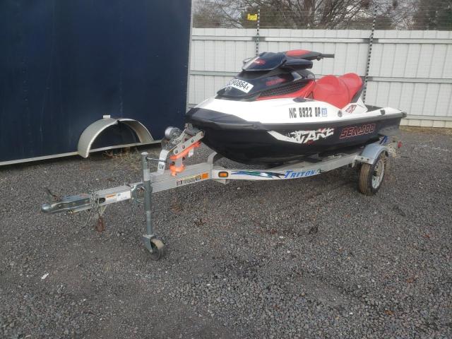 SEAD JET SKI 2010 red   YDV11397B010 photo #3