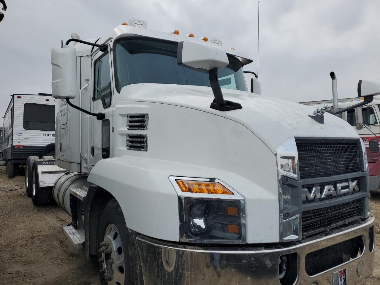 Lot #3025768311 2022 MACK ANTHEM