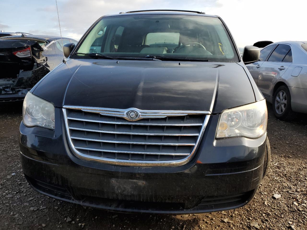 Lot #3029363716 2010 CHRYSLER TOWN & COU