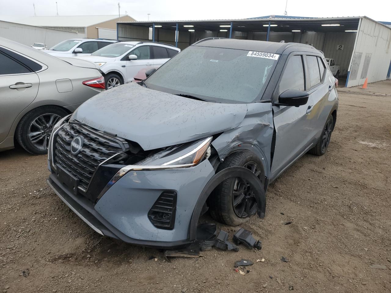  Salvage Nissan Kicks