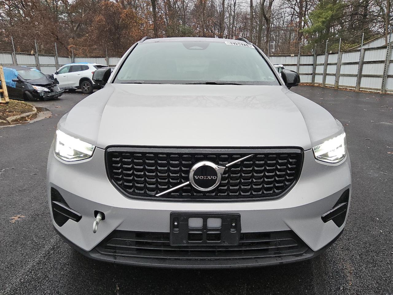 Lot #3025866508 2024 VOLVO XC40 CORE