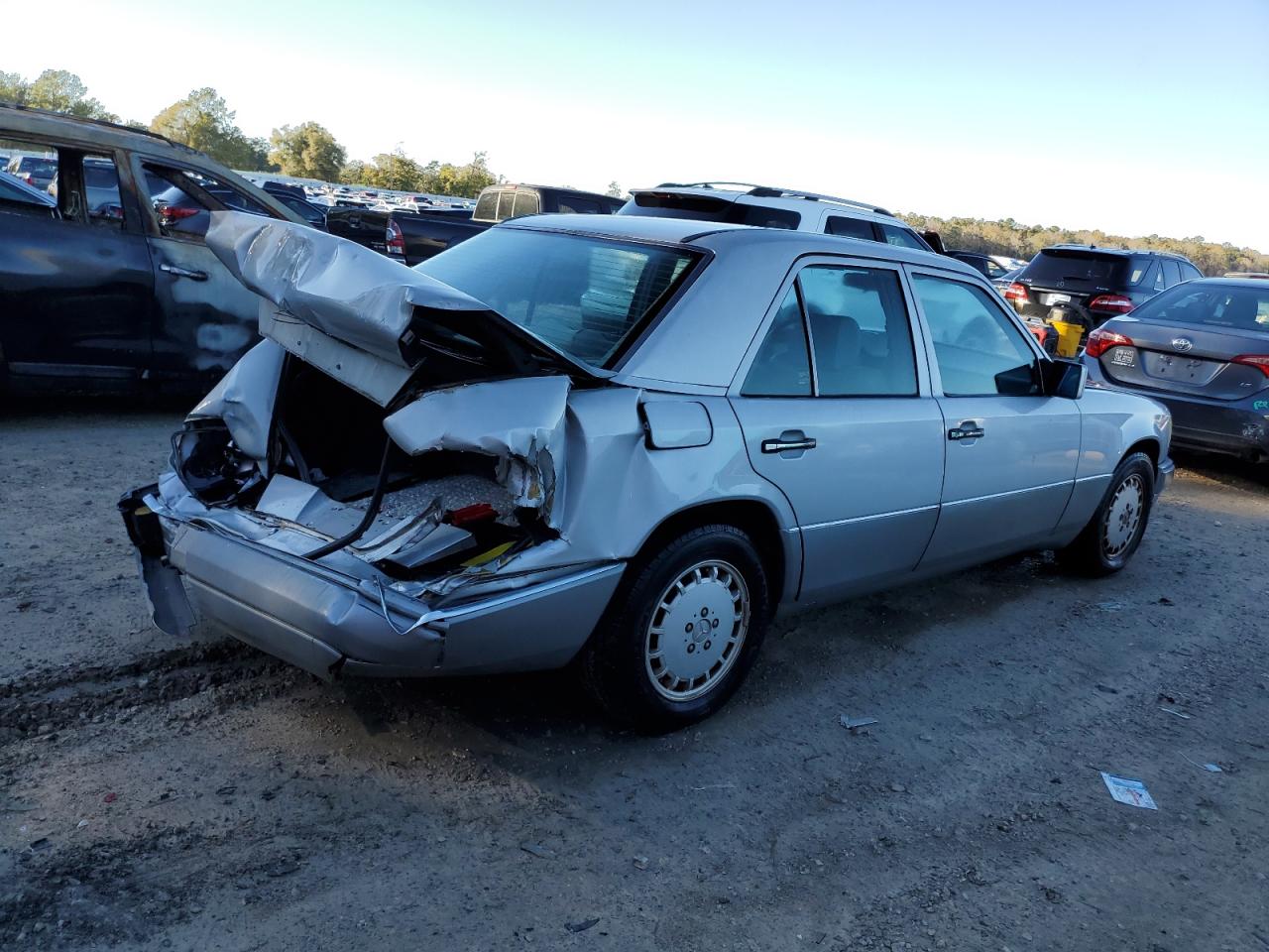 Lot #3045871665 1993 MERCEDES-BENZ 300 E