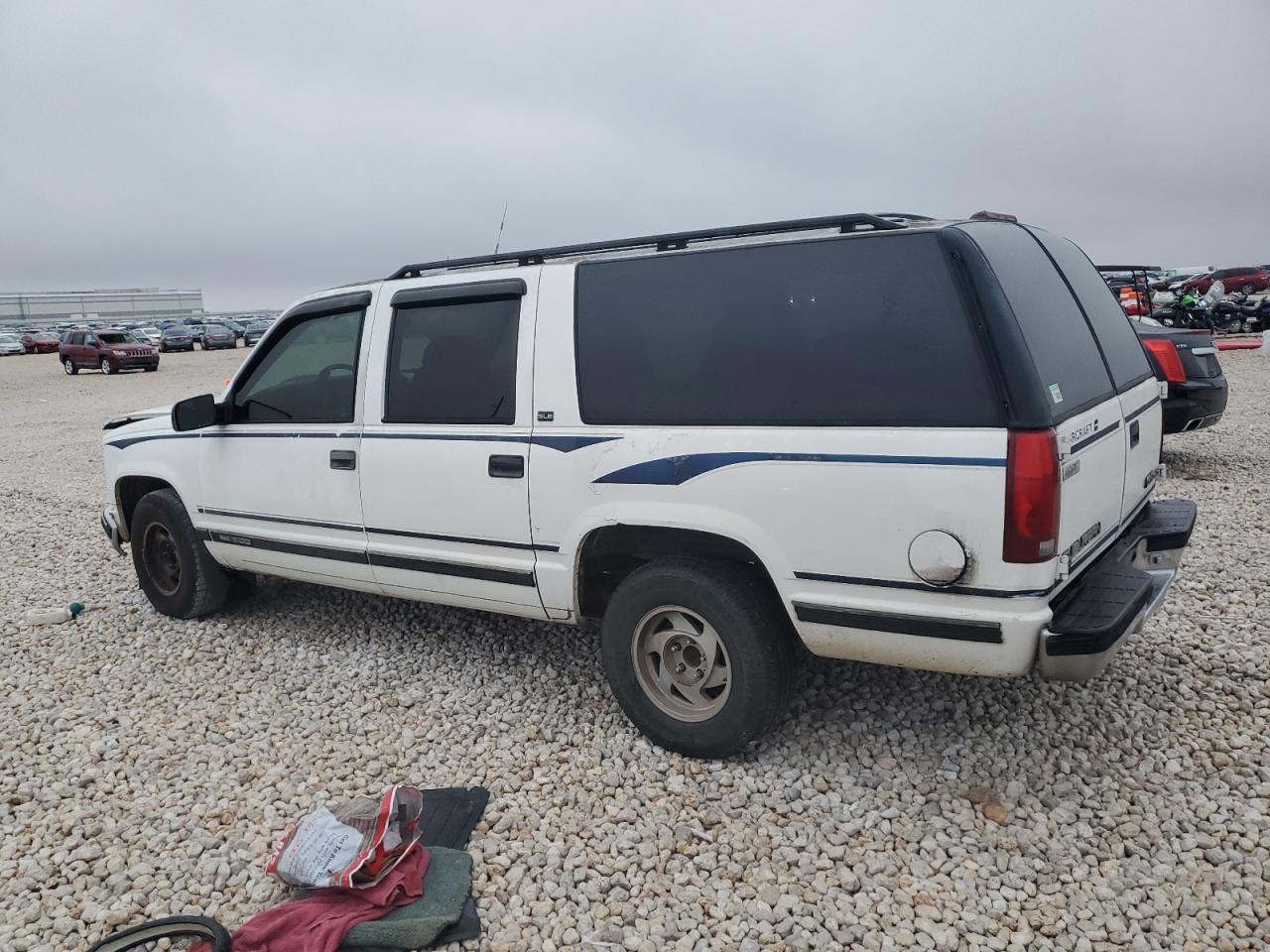 Lot #3036874053 1996 GMC SUBURBAN C