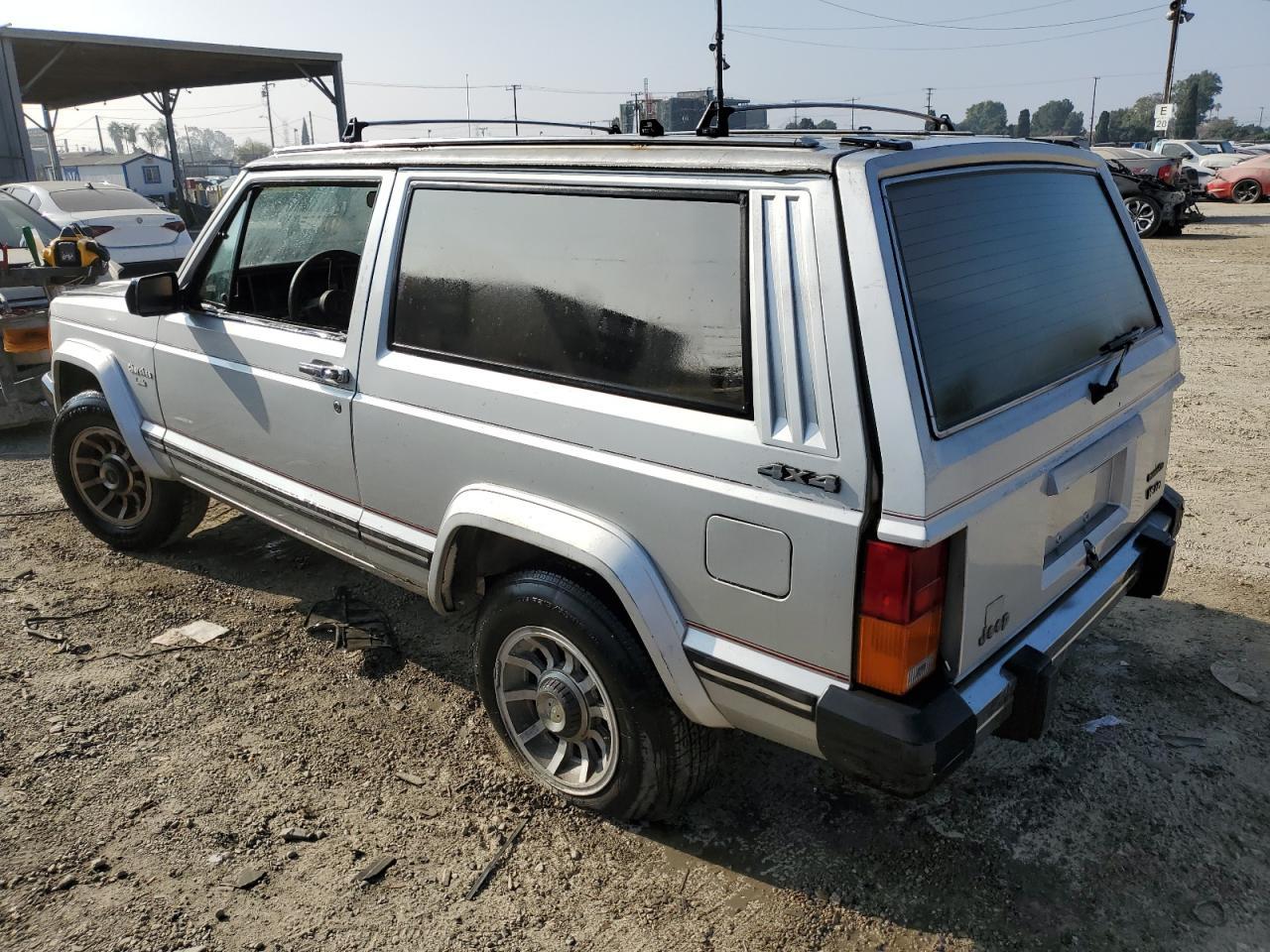 Lot #3040920418 1985 JEEP CHEROKEE L