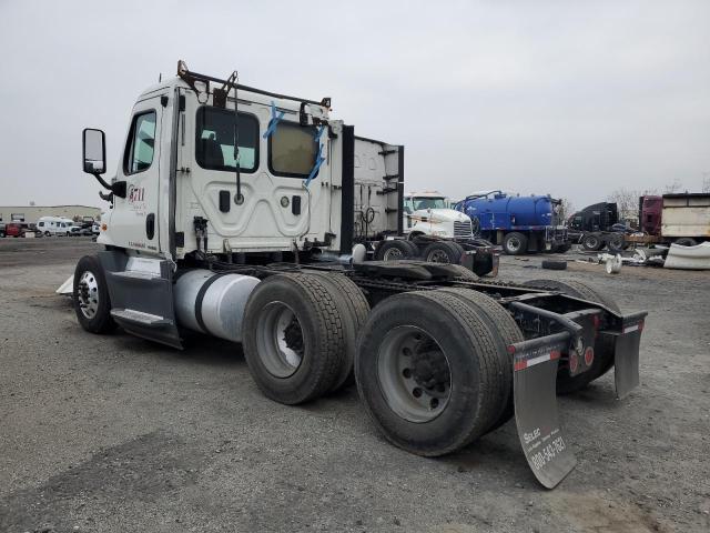 FREIGHTLINER CASCADIA 1 2017 white tractor diesel 3AKJGEDV2HSHT9299 photo #4
