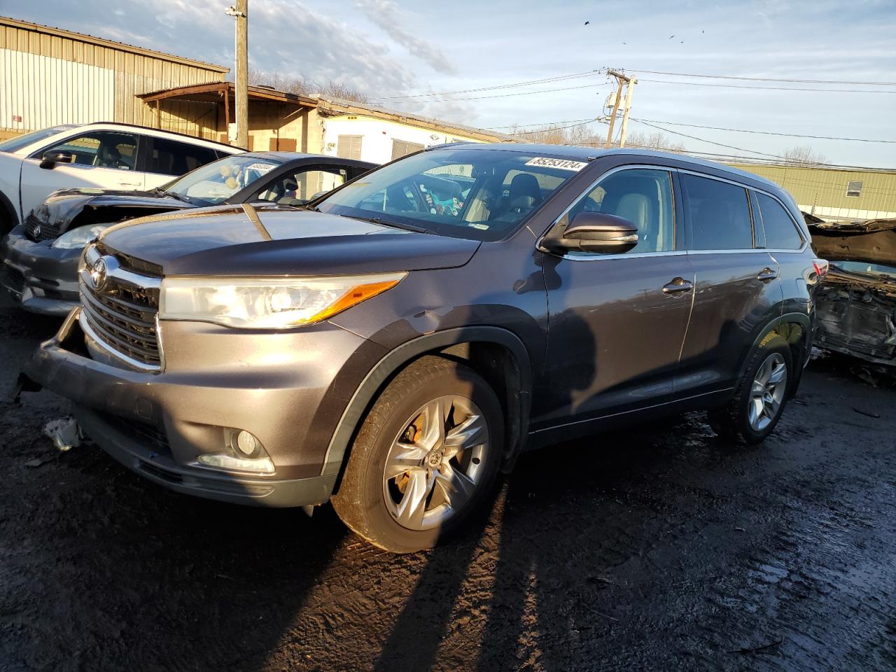 Lot #3033011005 2016 TOYOTA HIGHLANDER