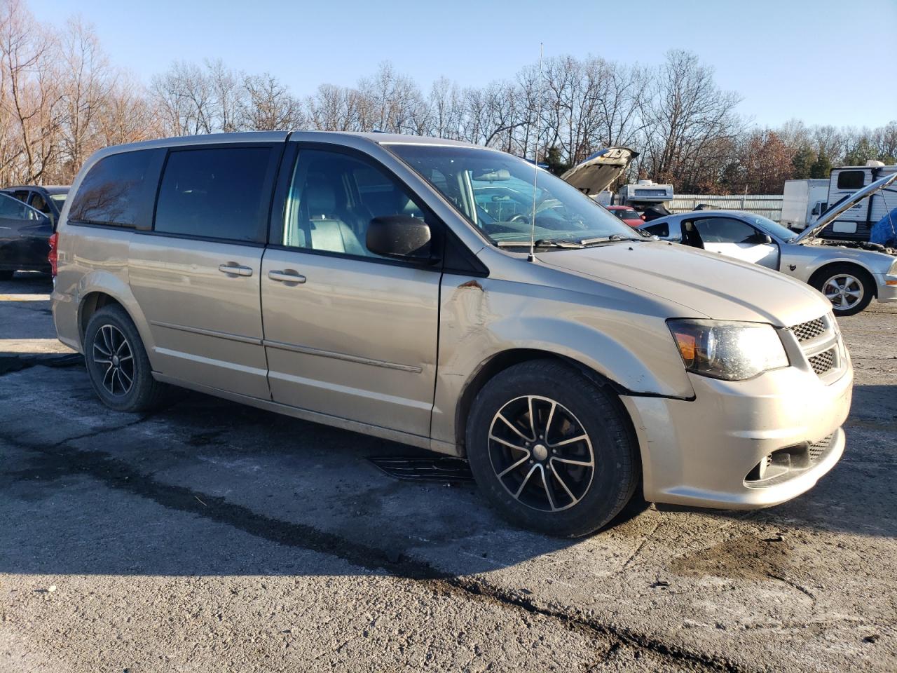 Lot #3030704093 2016 DODGE GRAND CARA