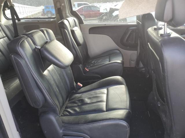 2015 CHRYSLER TOWN & COU - 2C4RC1BG4FR726506