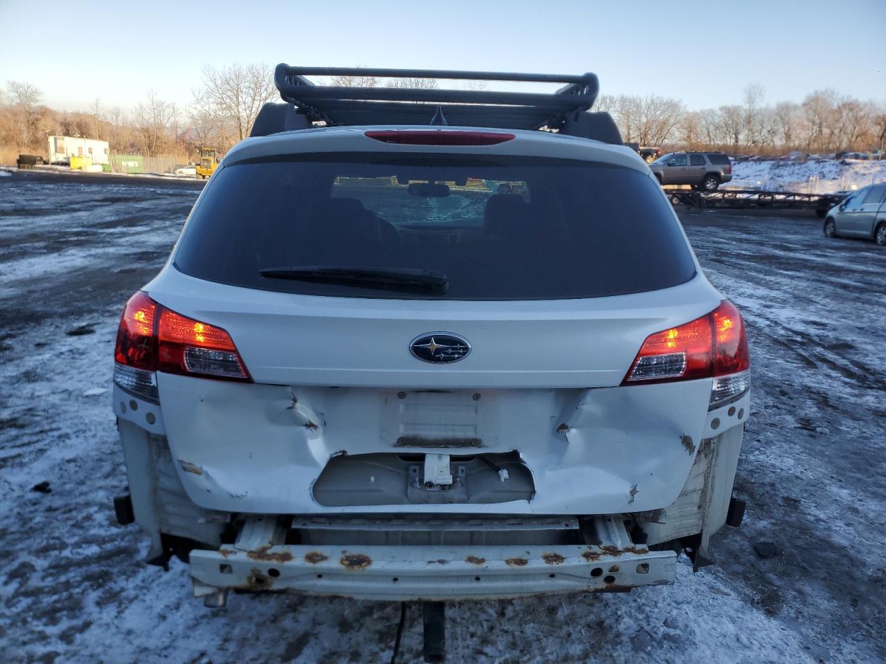 Lot #3052290634 2014 SUBARU OUTBACK 2.