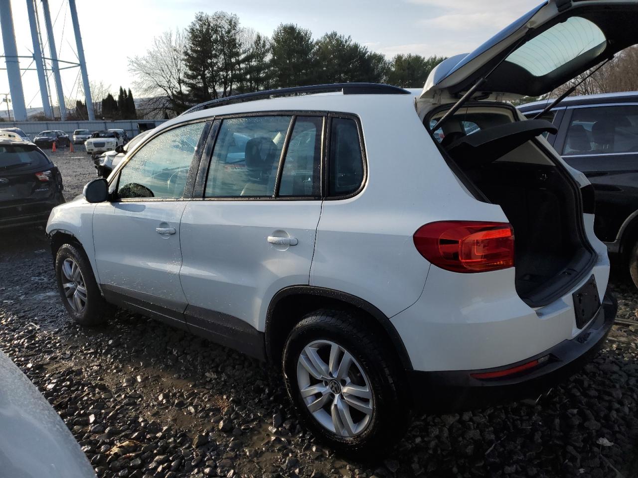 VOLKSWAGEN TIGUAN S
