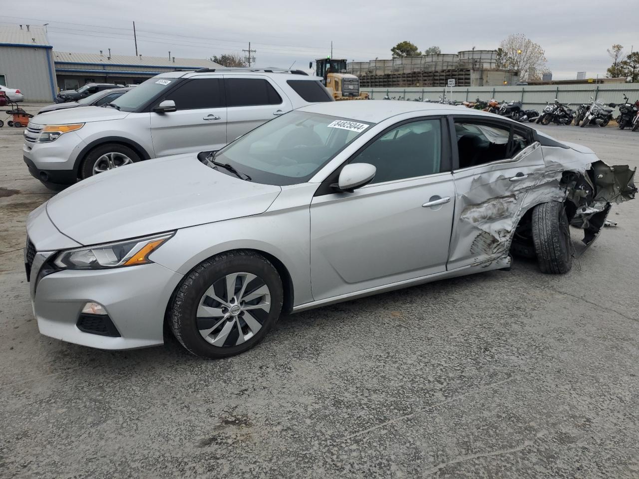  Salvage Nissan Altima