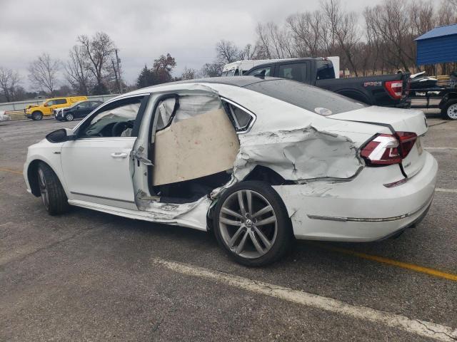2017 VOLKSWAGEN PASSAT R-L - 1VWDT7A31HC064212