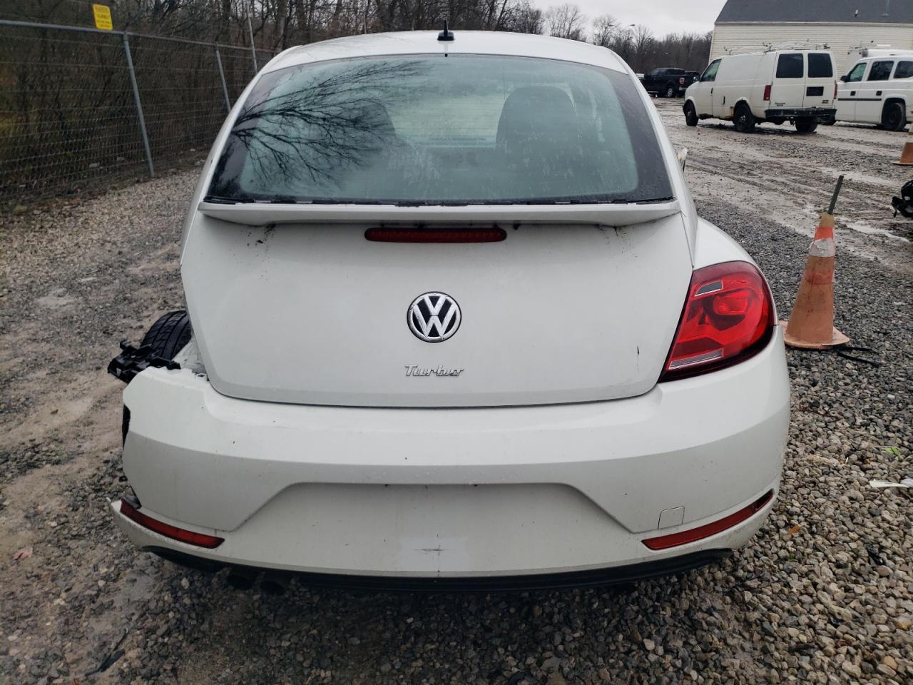 Lot #3024440569 2019 VOLKSWAGEN BEETLE S