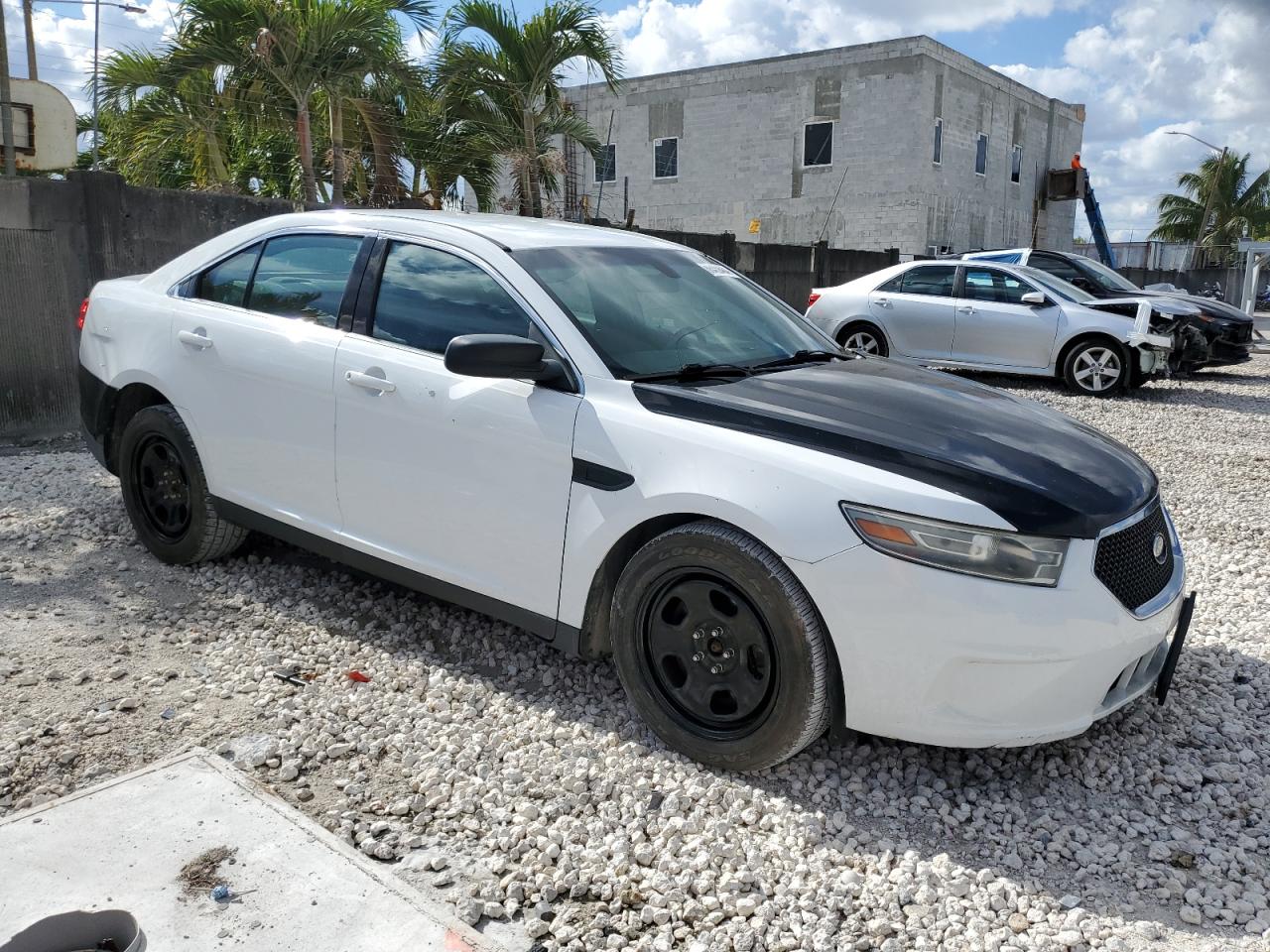 Lot #3036949728 2018 FORD TAURUS POL