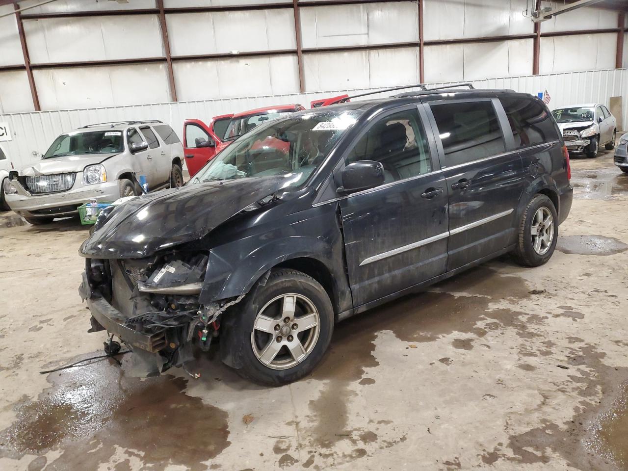  Salvage Chrysler Minivan