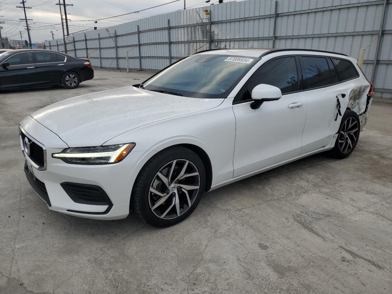  Salvage Volvo V60