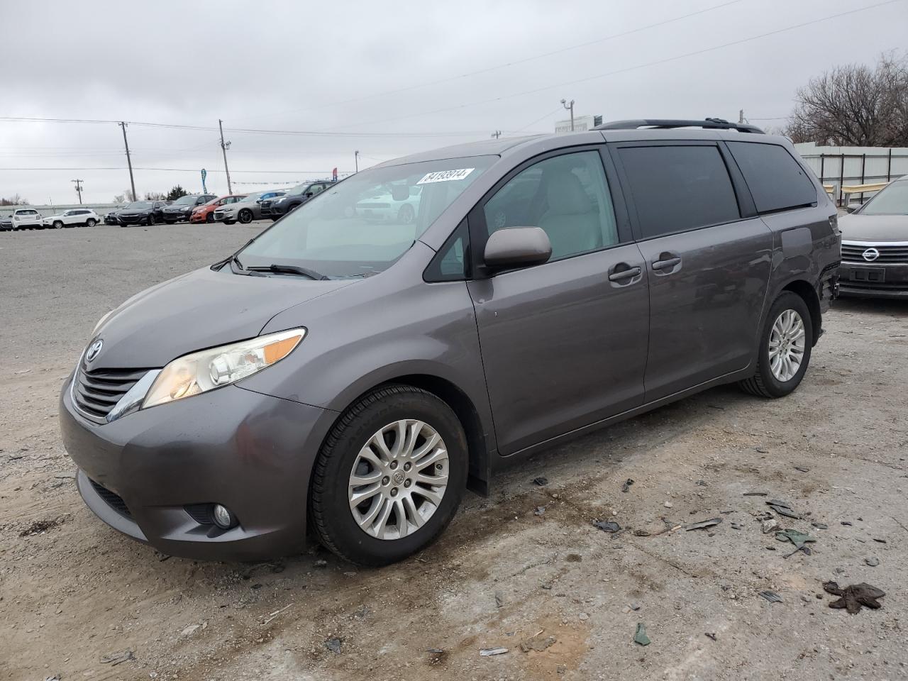  Salvage Toyota Sienna