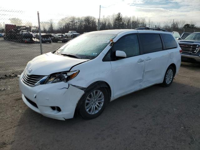 TOYOTA SIENNA XLE