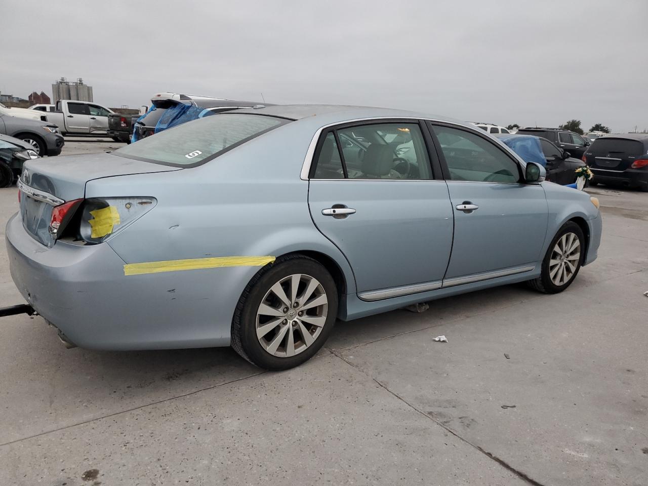 Lot #3037209495 2011 TOYOTA AVALON BAS