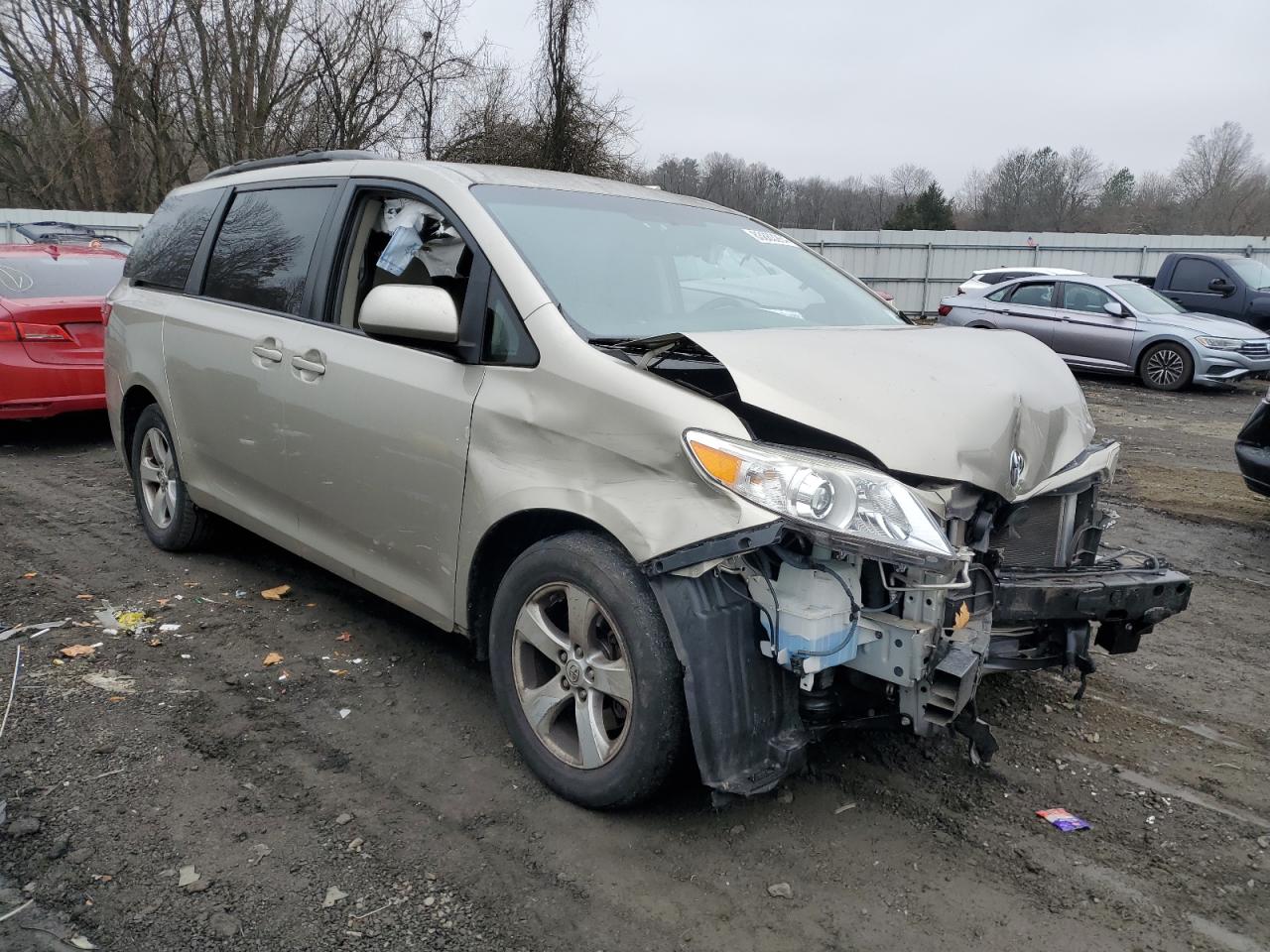 Lot #3024681574 2017 TOYOTA SIENNA LE