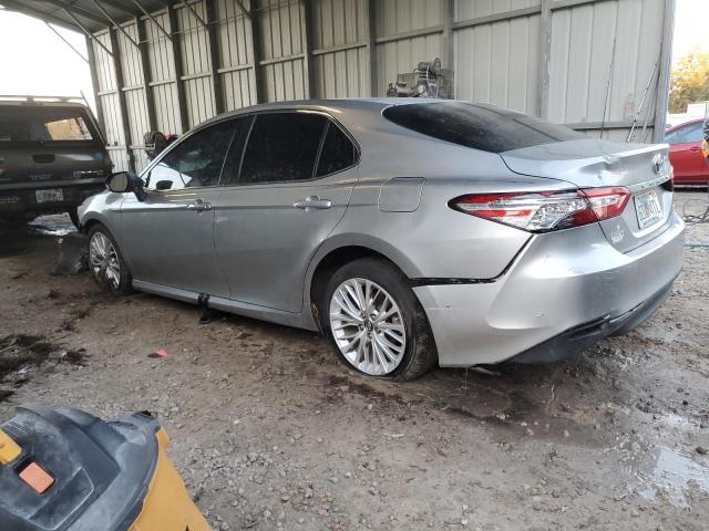 VIN 4T1B11HK6JU118335 2018 TOYOTA CAMRY no.2